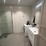 Perfect For Couples Or Solo Travelers, Just 10 Min From *