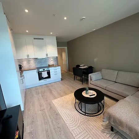 Perfect For Couples Or Solo Travelers, Just 10 Min From 아파트 *