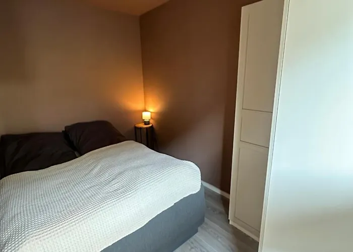 Perfect For Couples Or Solo Travelers, Just 10 Min From * 트롬쇠